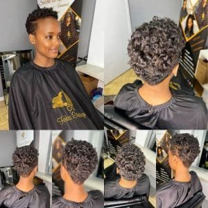 Femme avec une coupe pixie courte naturelle bouclée dégradée, coiffure élégante pour cheveux crépus