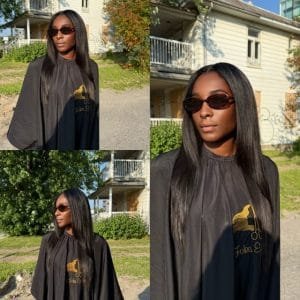 Femme avec tissage ouvert lisse et des lunettes de soleil.